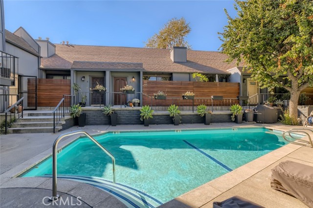 5121 Westpark Dr #3, Valley Village, CA 91601 — sold by DMF Realty