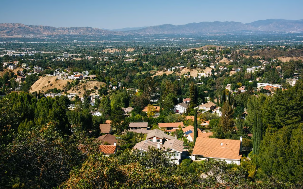 Valley Village homes and streets — Los Angeles real estate